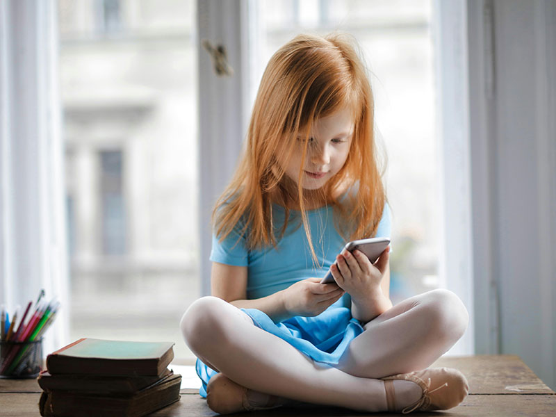 Quando un bambino dovrebbe avere un cellulare?